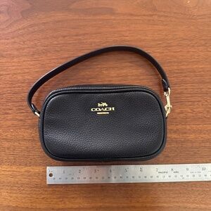 Coach Outlet Jamie Wristlet Gold & Black